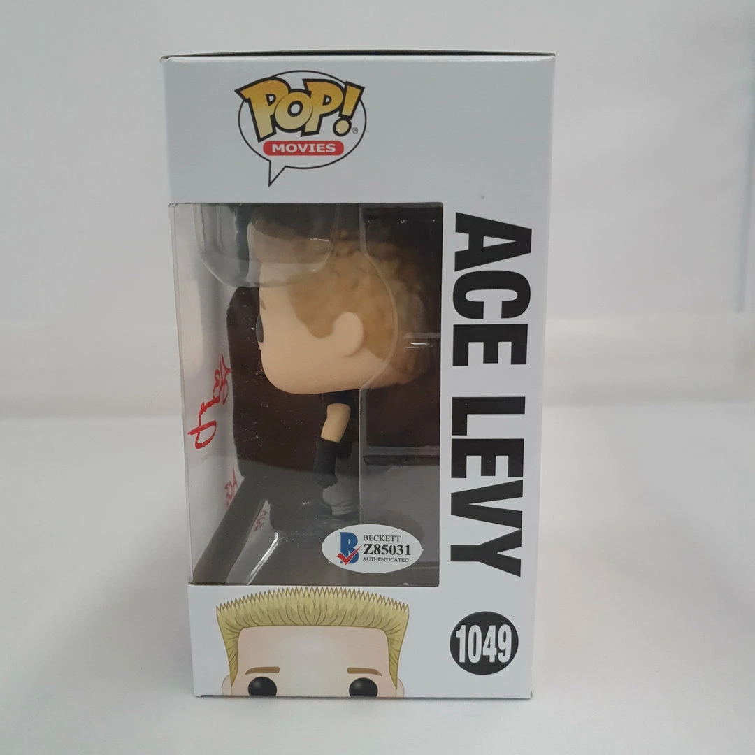 Funko POP! Vinyls Starship Troopers - Ace Levy #1049 Signed Pop! Vinyl 2 Funko POP! Vinyls Starship Troopers - Ace Levy #1049 Signed Pop! Vinyl