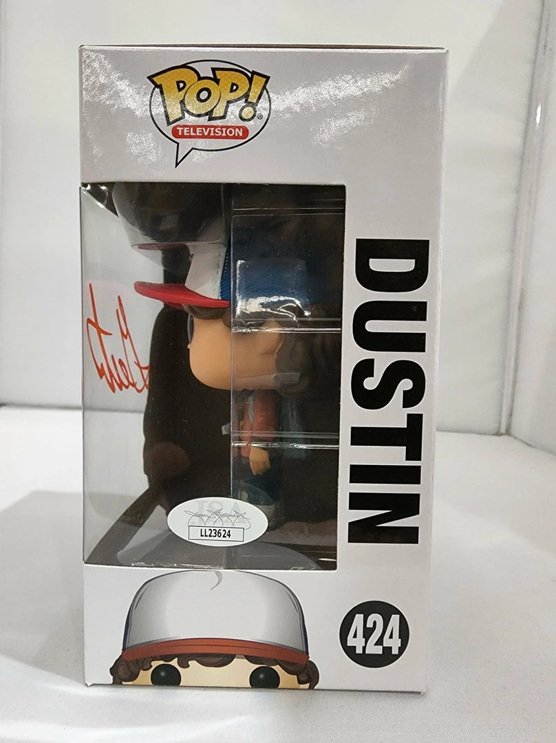 Funko POP! Vinyls Stranger Things - Dustin Brown Jacket #424 Signed Pop! Vinyl 4 Funko POP! Vinyls Stranger Things - Dustin Brown Jacket #424 Signed Pop! Vinyl