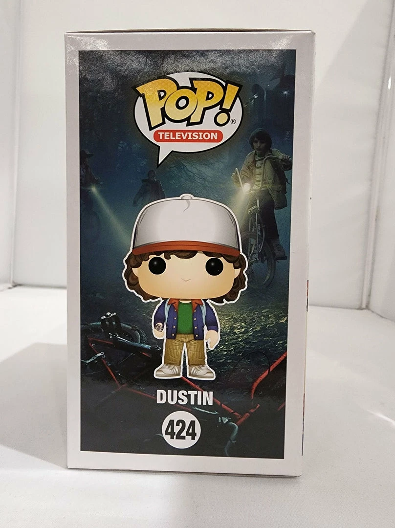 Funko POP! Vinyls Stranger Things - Dustin Brown Jacket #424 Signed Pop! Vinyl 2 Funko POP! Vinyls Stranger Things - Dustin Brown Jacket #424 Signed Pop! Vinyl