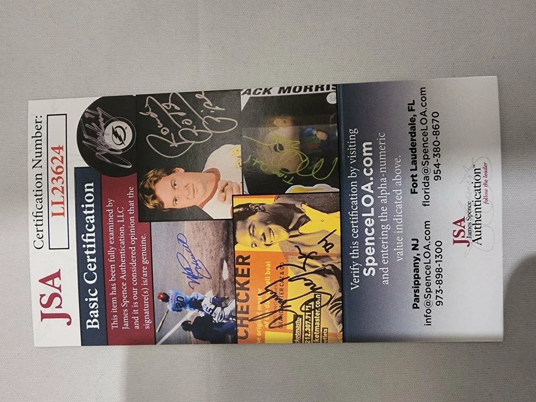 Funko POP! Vinyls Stranger Things - Dustin Brown Jacket #424 Signed Pop! Vinyl 7 Funko POP! Vinyls Stranger Things - Dustin Brown Jacket #424 Signed Pop! Vinyl