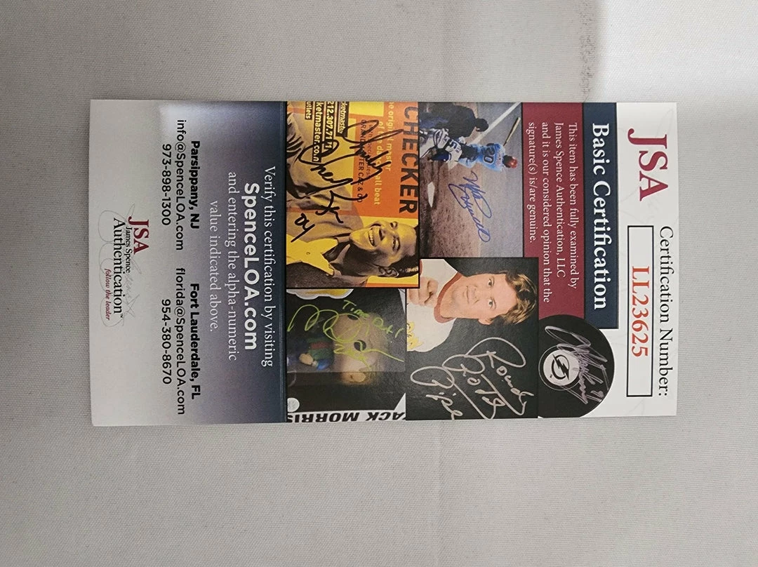 Funko Stranger Things - Dustin Blue Jacket #424 Signed Pop! Vinyl 7 Funko Stranger Things - Dustin Blue Jacket #424 Signed Pop! Vinyl