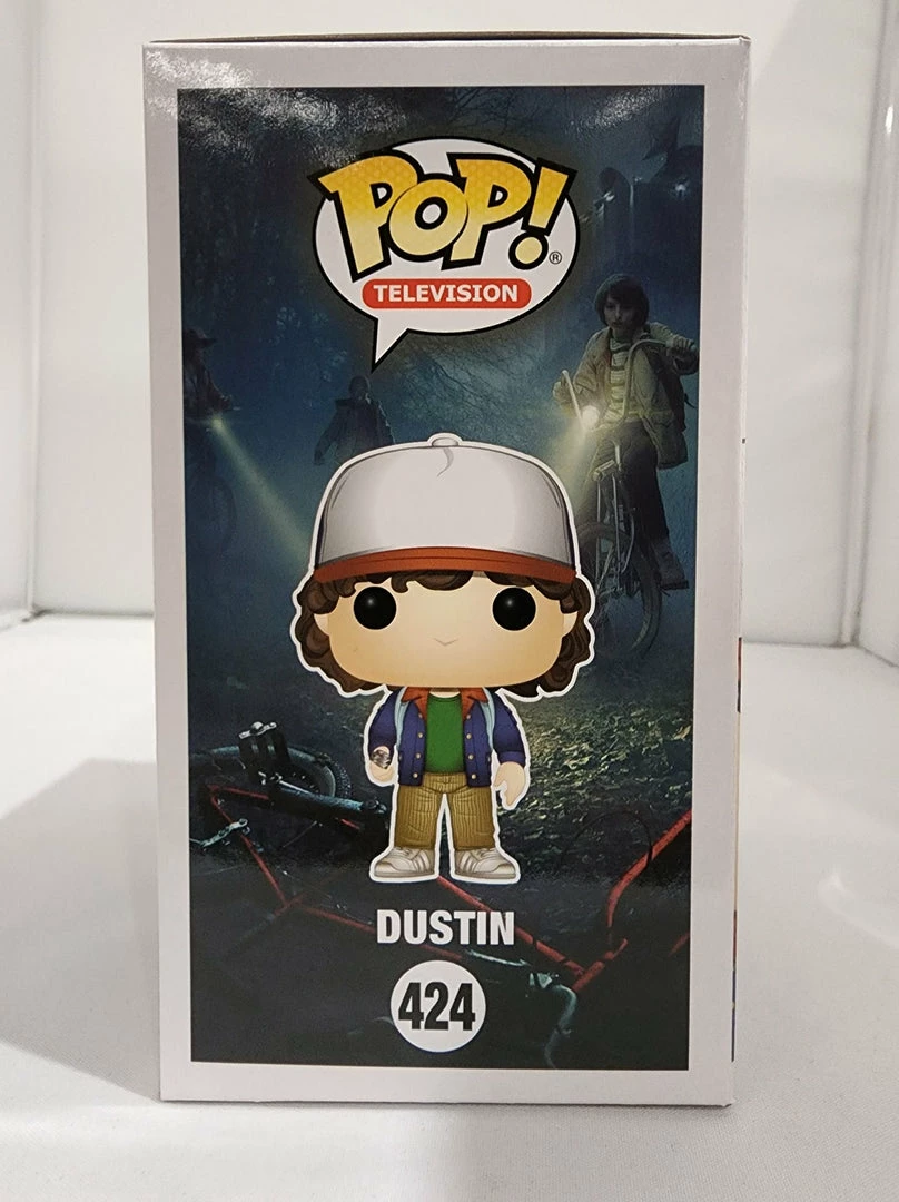 Funko Stranger Things - Dustin Blue Jacket #424 Signed Pop! Vinyl 4 Funko Stranger Things - Dustin Blue Jacket #424 Signed Pop! Vinyl
