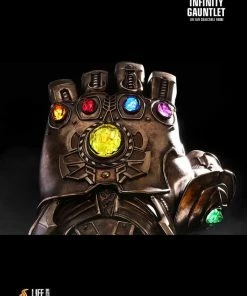 Hot Toys Avengers 3: Infinity War - Infinity Gauntlet Prop Replica