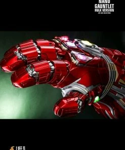 Hot Toys Avengers 4: Endgame - Nano Gauntlet (Hulk Version) 1:1 Scale Replica
