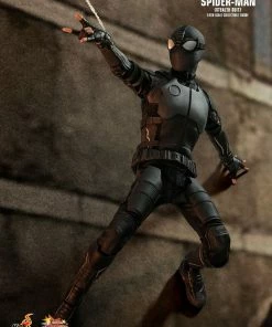 Hot Toys Spider-Man: Far From Home - Stealth Suit 12