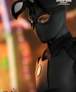 Hot Toys Spider-Man: Far From Home - Stealth Suit 12