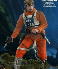 Hot Toys Star Wars - Luke Skywalker Snowspeeder Pilot 40th Anniversary 1:6 Scale 12" Action Figure 21 Hot Toys Star Wars - Luke Skywalker Snowspeeder Pilot 40th Anniversary 1:6 Scale 12