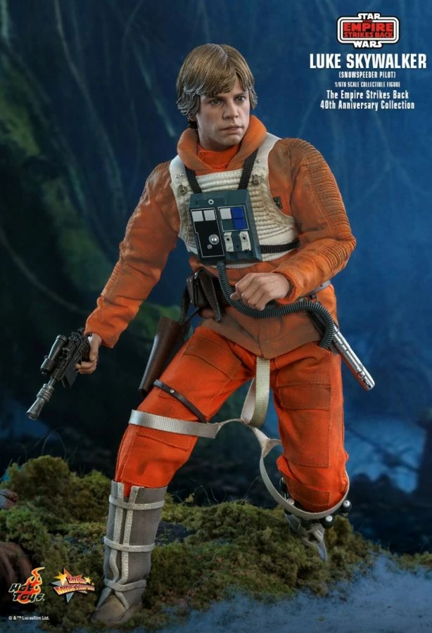 Hot Toys Star Wars - Luke Skywalker Snowspeeder Pilot 40th Anniversary 1:6 Scale 12" Action Figure 4 Hot Toys Star Wars - Luke Skywalker Snowspeeder Pilot 40th Anniversary 1:6 Scale 12" Action Figure