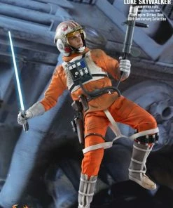Hot Toys Star Wars - Luke Skywalker Snowspeeder Pilot 40th Anniversary 1:6 Scale 12" Action Figure 24 Hot Toys Star Wars - Luke Skywalker Snowspeeder Pilot 40th Anniversary 1:6 Scale 12