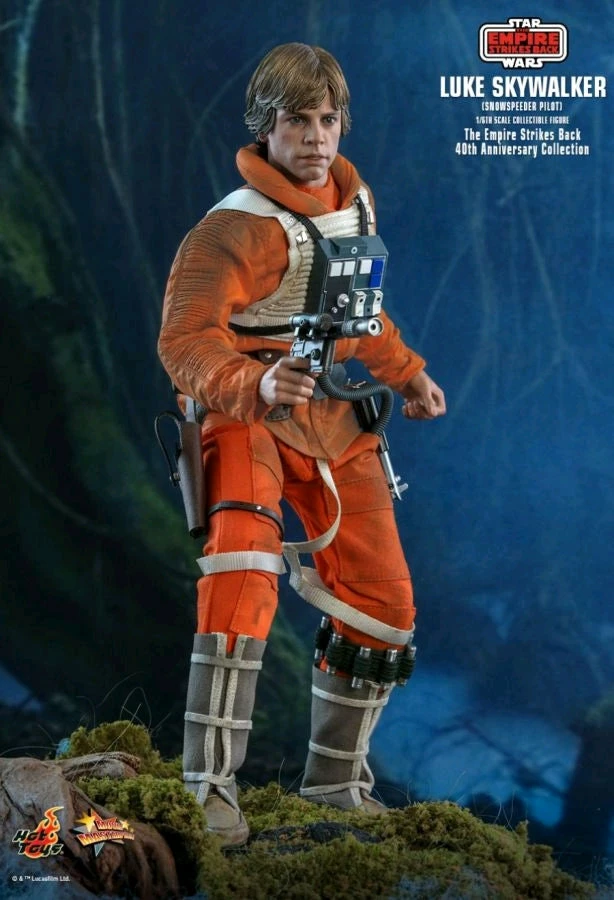 Hot Toys Star Wars - Luke Skywalker Snowspeeder Pilot 40th Anniversary 1:6 Scale 12" Action Figure 1 Hot Toys Star Wars - Luke Skywalker Snowspeeder Pilot 40th Anniversary 1:6 Scale 12" Action Figure