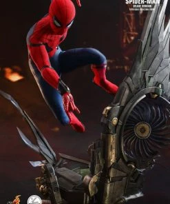 Hot Toys Spider-Man: Homecoming - Spider-Man Deluxe 1:4 Scale Action Figure