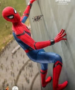 Hot Toys Spider-Man: Homecoming - Spider-Man Deluxe 1:4 Scale Action Figure