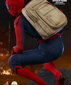 Hot Toys Spider-Man: Homecoming - Spider-Man Deluxe 1:4 Scale Action Figure