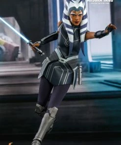 Hot Toys Star Wars: The Clone Wars - Ahsoka Tano 1:6 Scale 12