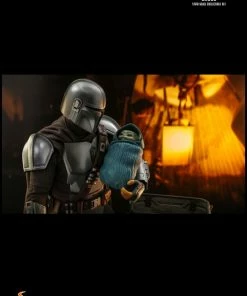Hot Toys Star Wars: The Mandalorian - Grogu 1:6 Scale Action Figure Set