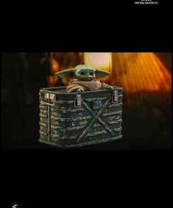 Hot Toys Star Wars: The Mandalorian - Grogu 1:6 Scale Action Figure Set