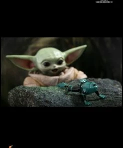 Hot Toys Star Wars: The Mandalorian - Grogu 1:6 Scale Action Figure Set