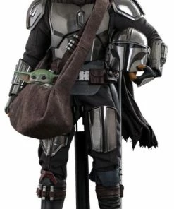 Hot Toys Star Wars: The Mandalorian - Mandalorian & Grogu 1:6 Scale Action Figure Set