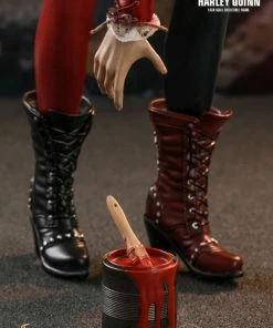 Hot Toys Batman: Arkham Knight - Harley Quinn 12