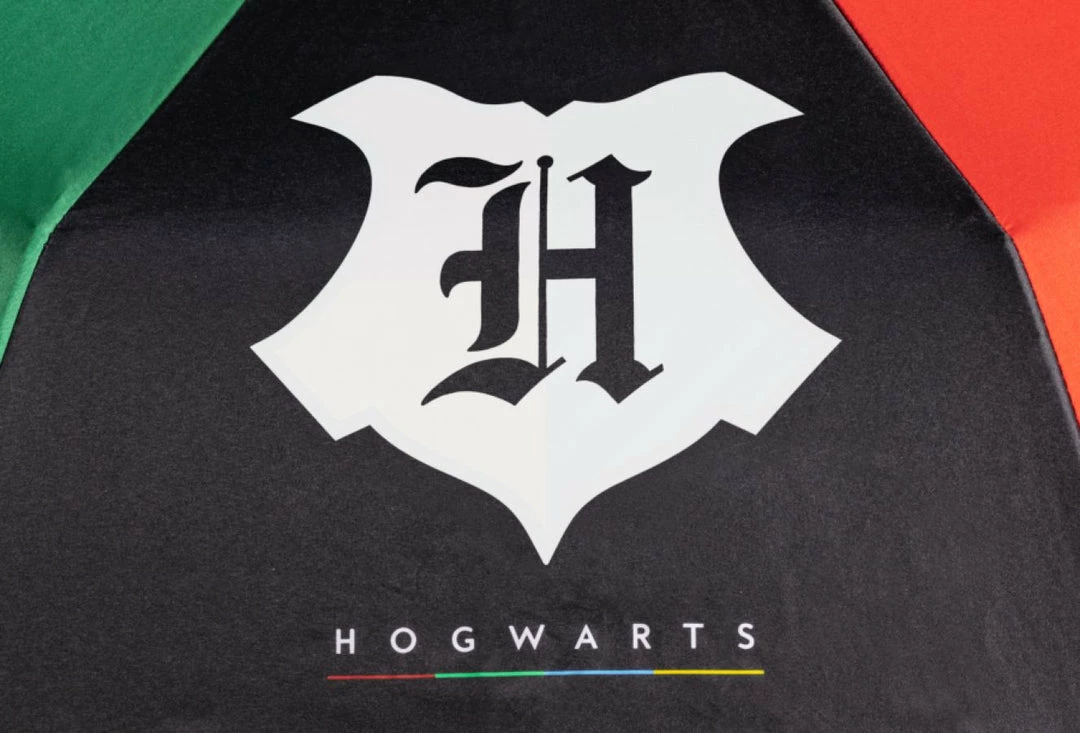 Ikon Collectables Harry Potter - Hogwarts Colour Changing Umbrella 6 Ikon Collectables Harry Potter - Hogwarts Colour Changing Umbrella
