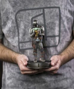 Iron Studios Star Wars: The Mandalorian - Mandalorian And Grogu 1:10 Scale Statue