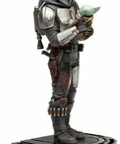 Iron Studios Star Wars: The Mandalorian - Mandalorian And Grogu 1:10 Scale Statue