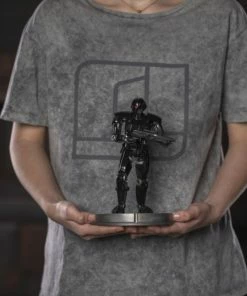 Iron Studios Star Wars: The Mandalorian - Dark Trooper 1:10 Scale Statue