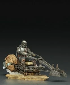 Iron Studios Star Wars: The Mandalorian - Mandalorian On Speederbike Deluxe 1:10 Scale Statue