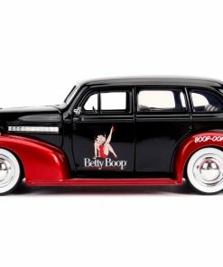 Jada Toys Betty Boop - 1939 Chevy Master Deluxe 1:24 With Figure Hollywood Ride Diecast Cars