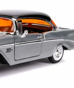 Jada Toys Showroom Floor - 1956 Chevy Bel Air 1:24 Scale