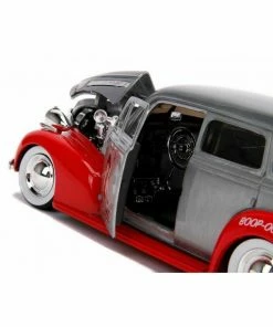 Jada Toys Betty Boop - 1939 Chevy Master Deluxe 1:24 Scale Hollywood Ride Diecast Cars