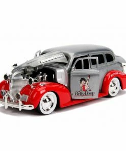 Jada Toys Betty Boop - 1939 Chevy Master Deluxe 1:24 Scale Hollywood Ride Diecast Cars