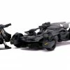 Jada Toys Diecast Cars Justice League (2017) - Batmobile With Figure 1:32 Scale Hollywood Ride