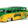 Jada Toys Diecast Cars Teenage Mutant Ninja Turtles - '62 VW Bus W/Leonardo 1:24 Scale Hollywood Ride