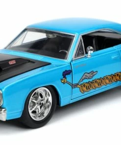 Jada Toys Diecast Cars Looney Tunes - Plymouth Road Runner 1970 With Wile E Coyote 1:24 Scale Hollywood Ride