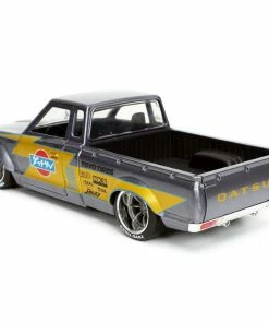 Jada Toys Just Trucks - 1972 Datsun 620 Pick Up 1:24 Scale Diecast Cars