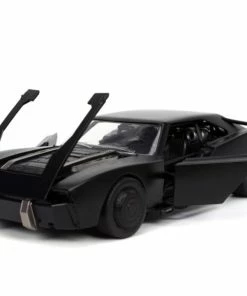 Jada Toys Diecast Cars The Batman - Batmobile With Batman 1:24 Scale Hollywood Ride