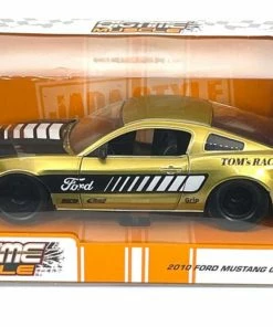 Jada Toys Diecast Cars Big Time Muscle - 2010 Ford Mustang GT 1:24 Scale