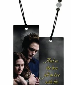 NECA Twilight - Bookmark Ed & Bella Embrace Poster