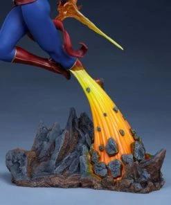 Sideshow Collectibles Marvel Comics - Captain Marvel Statue