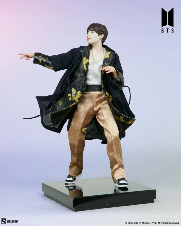 Sideshow Collectibles BTS - SUGA Deluxe Statue 4 Sideshow Collectibles BTS - SUGA Deluxe Statue